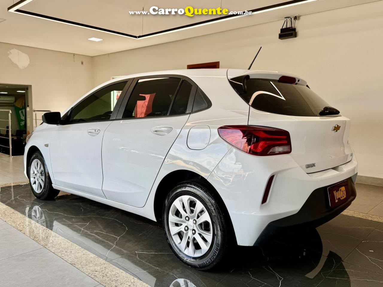 CHEVROLET   ONIX HATCH LT 1.0 12V FLEX 5P MEC.   BRANCO 2023 1.0 FLEX - Loja