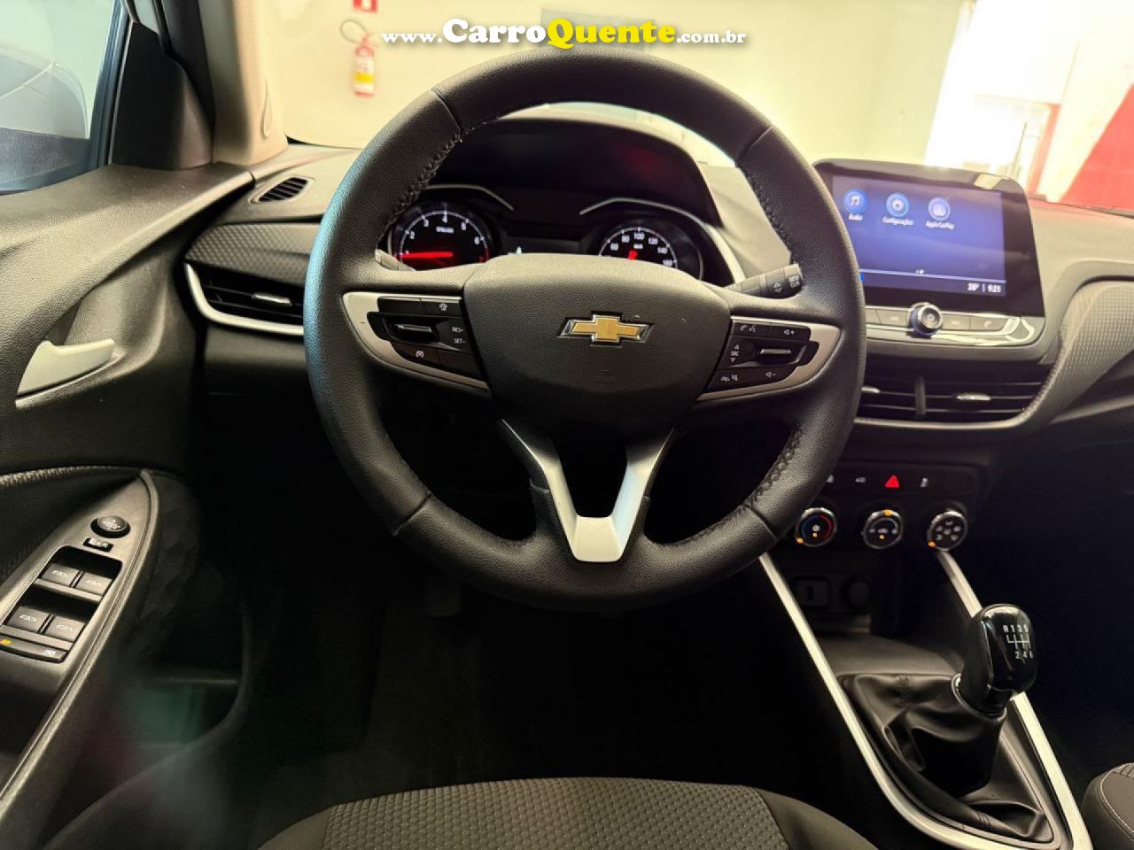 CHEVROLET   ONIX HATCH LT 1.0 12V FLEX 5P MEC.   BRANCO 2023 1.0 FLEX - Loja