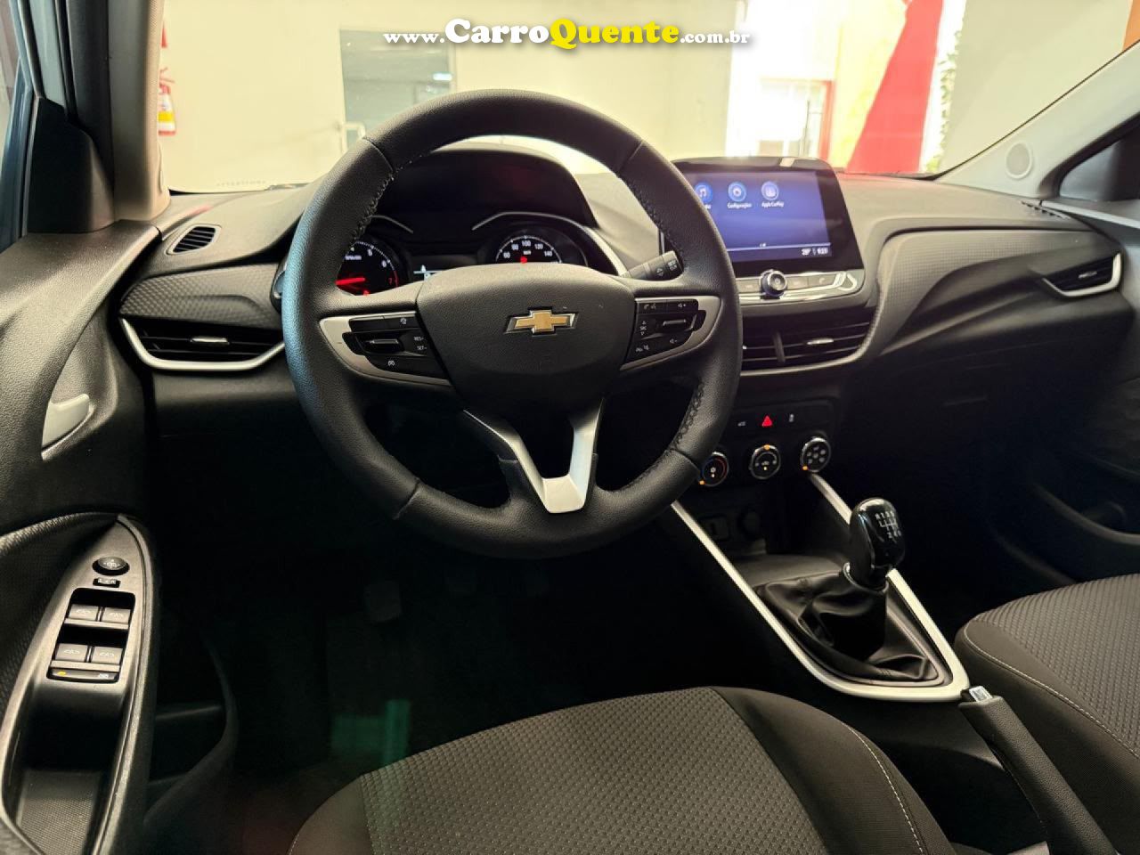CHEVROLET   ONIX HATCH LT 1.0 12V FLEX 5P MEC.   BRANCO 2023 1.0 FLEX - Loja