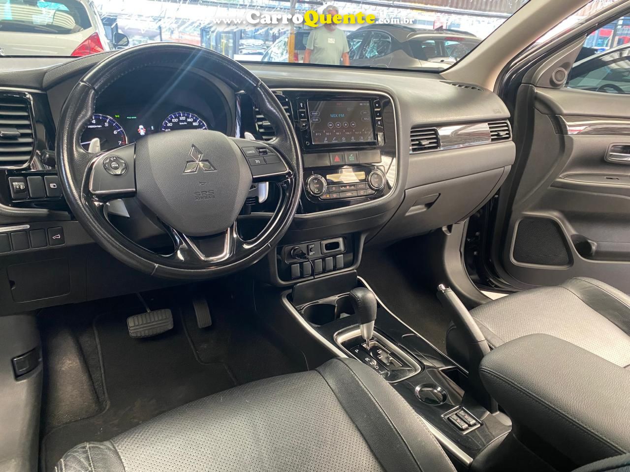 MITSUBISHI   OUTLANDER COMFORT 2.0 16V AUT.   PRETO 2018 2.0 GASOLINA - Loja