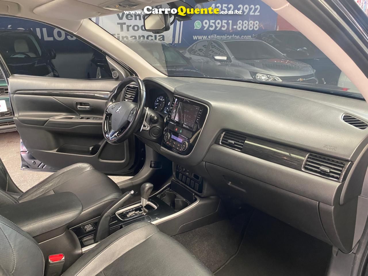 MITSUBISHI   OUTLANDER COMFORT 2.0 16V AUT.   PRETO 2018 2.0 GASOLINA - Loja