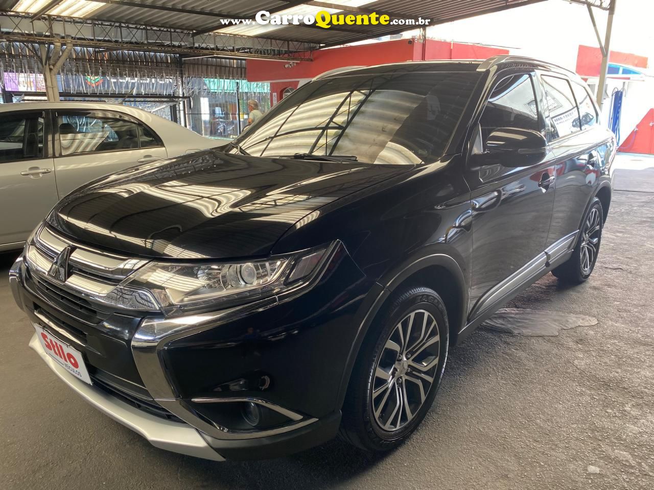 MITSUBISHI   OUTLANDER COMFORT 2.0 16V AUT.   PRETO 2018 2.0 GASOLINA - Loja