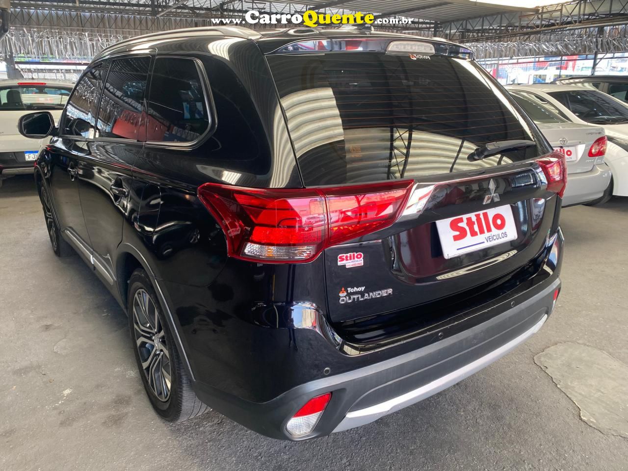 MITSUBISHI   OUTLANDER COMFORT 2.0 16V AUT.   PRETO 2018 2.0 GASOLINA - Loja