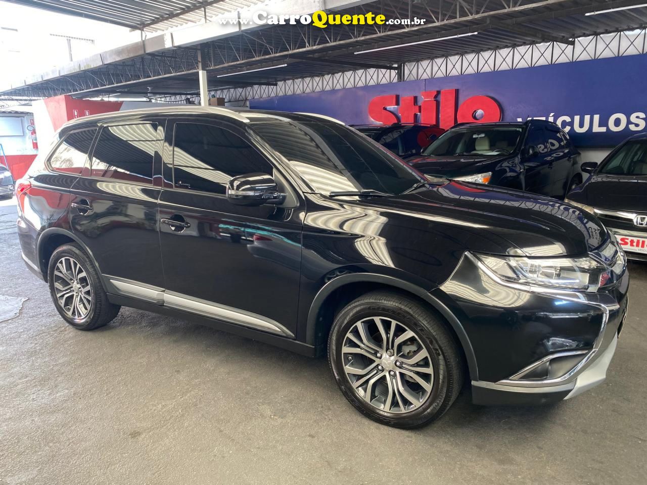 MITSUBISHI   OUTLANDER COMFORT 2.0 16V AUT.   PRETO 2018 2.0 GASOLINA - Loja