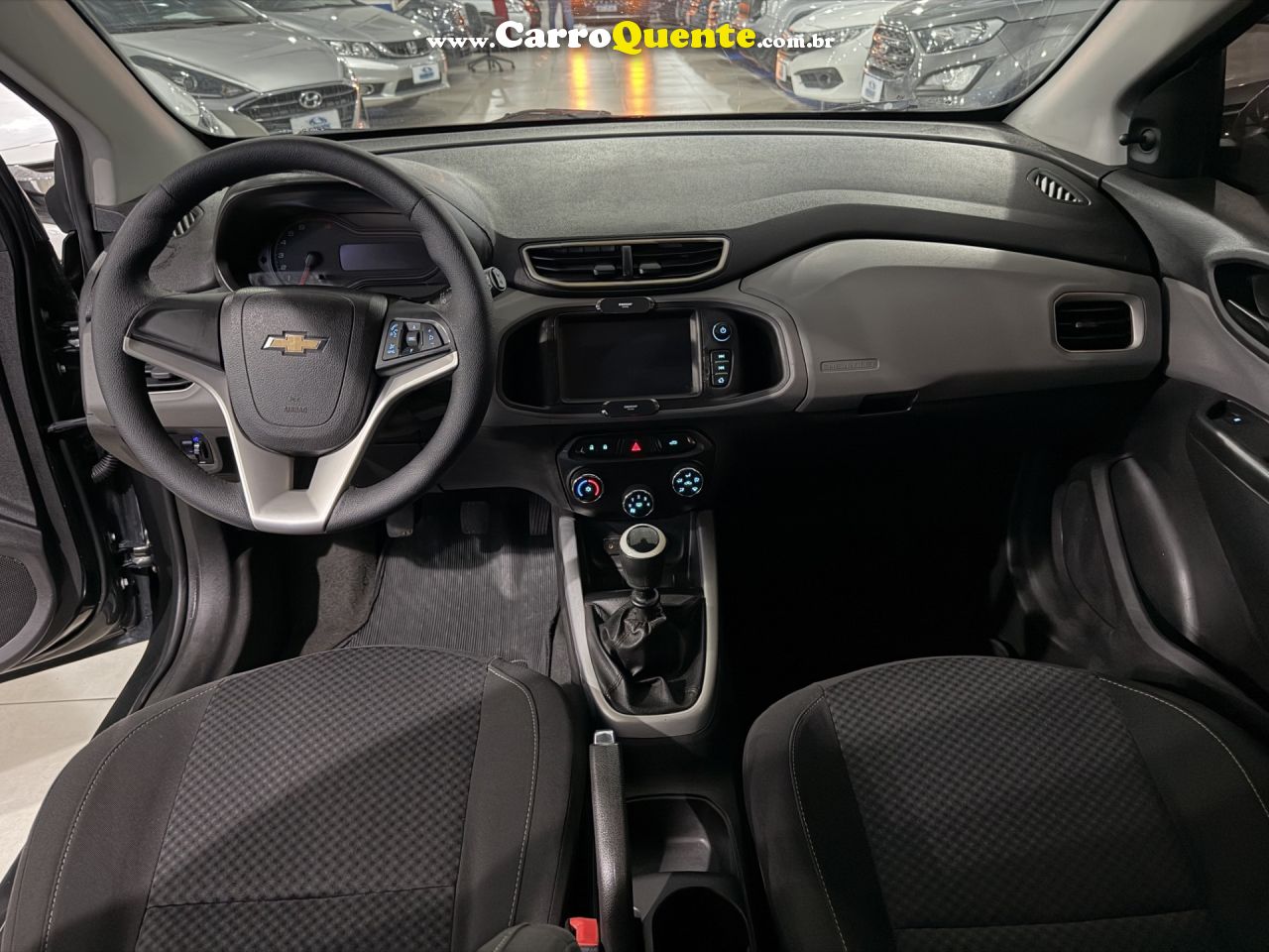 CHEVROLET   ONIX HATCH LT 1.0 8V FLEXPOWER 5P MEC.   CINZA 2018 1.0 FLEX - Loja