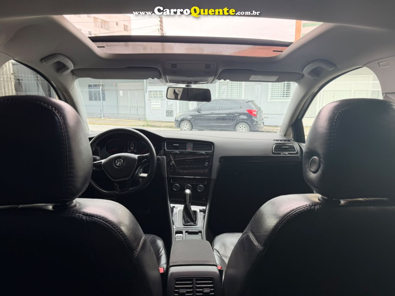 VOLKSWAGEN   GOLF COMFORTLINE 1.4 TSI 140CV AUT.   VERMELHO 2015 1.4 GASOLINA - Loja