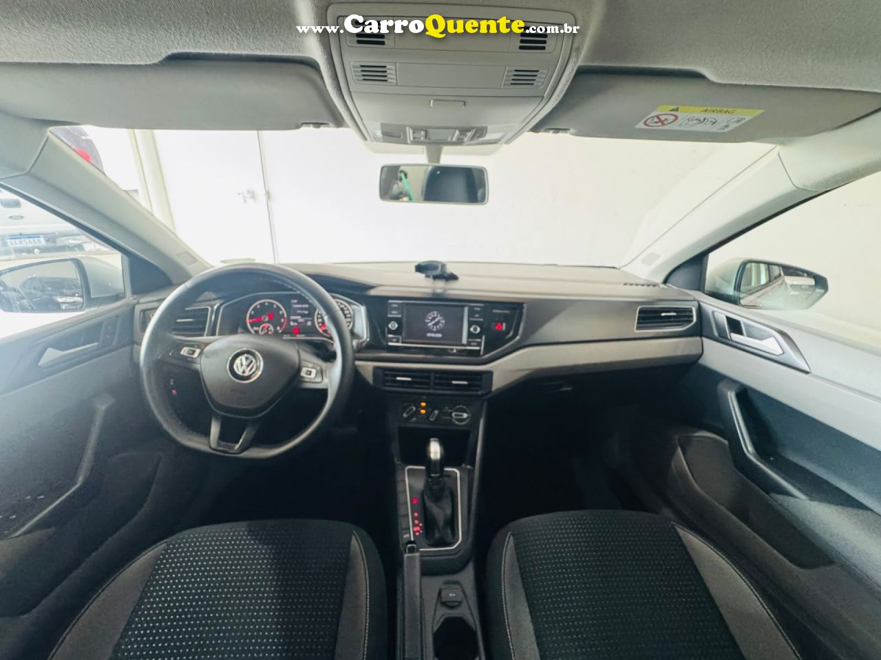 VOLKSWAGEN   POLO COMFORT. 200 TSI 1.0 FLEX 12V AUT.   PRATA 2018 1.0 FLEX - Loja