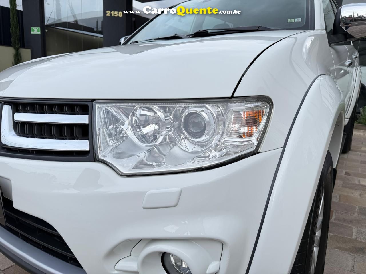 MITSUBISHI   PAJERO DAKARHPE 3.5 4X4 FLEX 5P AUT.   BRANCO 2015 3.5 FLEX - Loja
