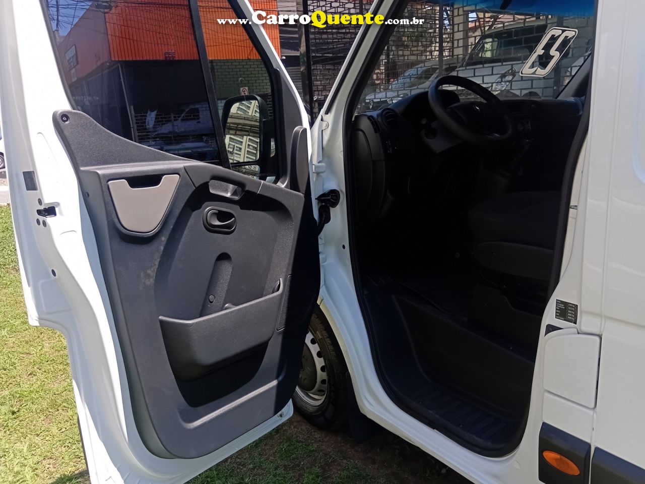 RENAULT   MASTER 2.3 DCI EXTRA FURGÃO 16V DIESEL   BRANCO 2023 2.3 DIESEL - Loja