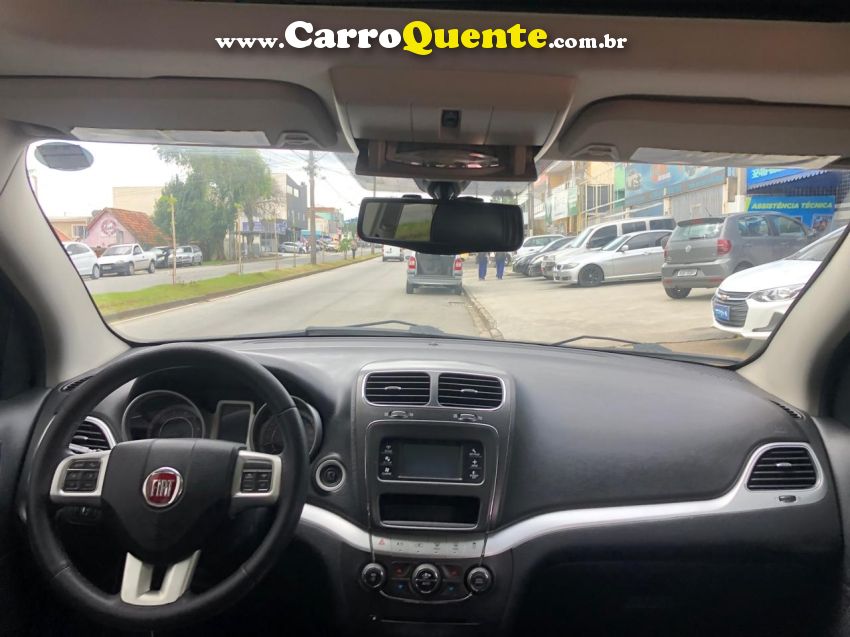 Fiat FREEMONT 2.4 PRECISION 16V GASOLINA 4P AUTOMÁTICO - Loja