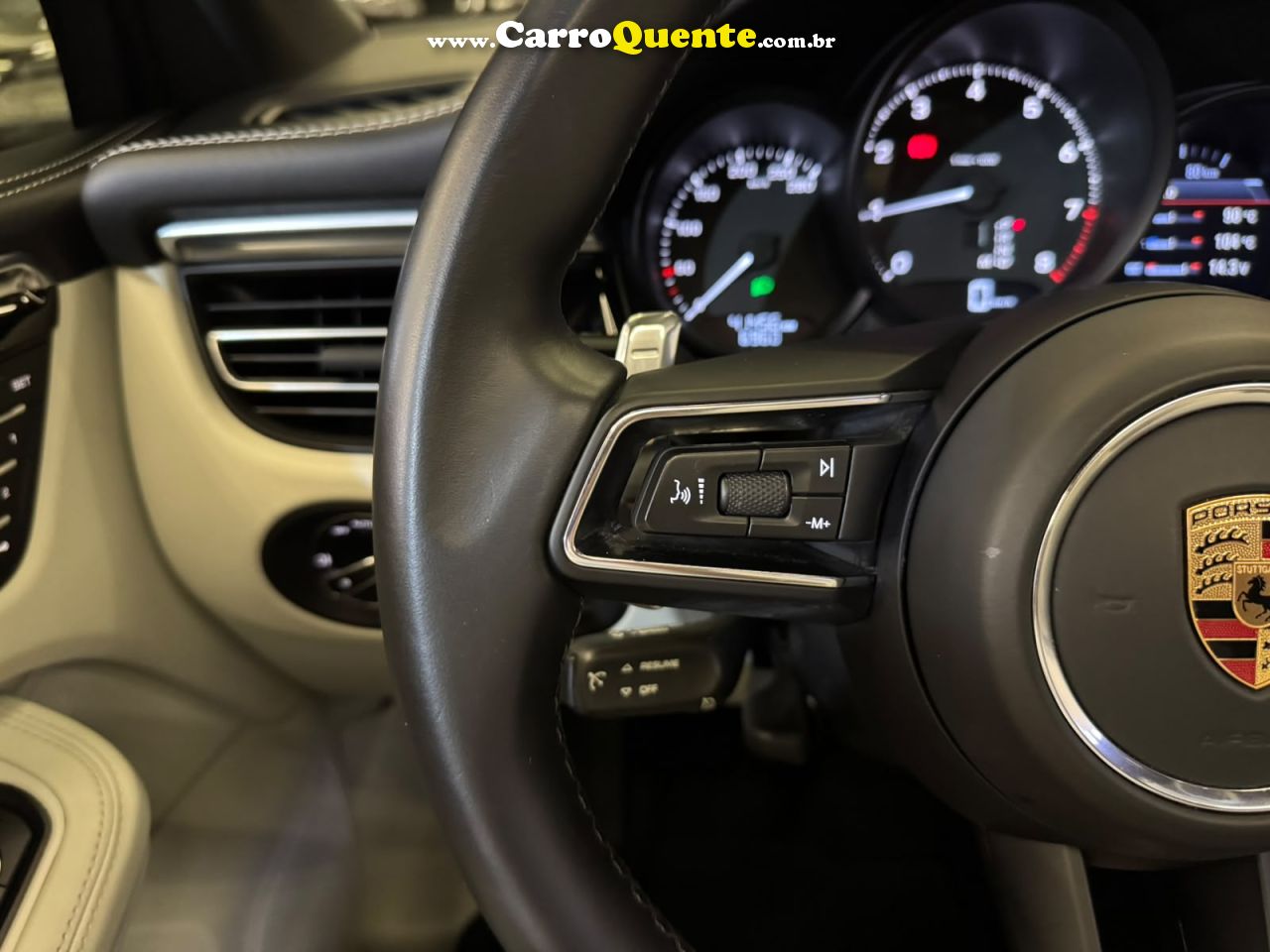 PORSCHE MACAN 2.0 TURBO PDK 2024 - Loja