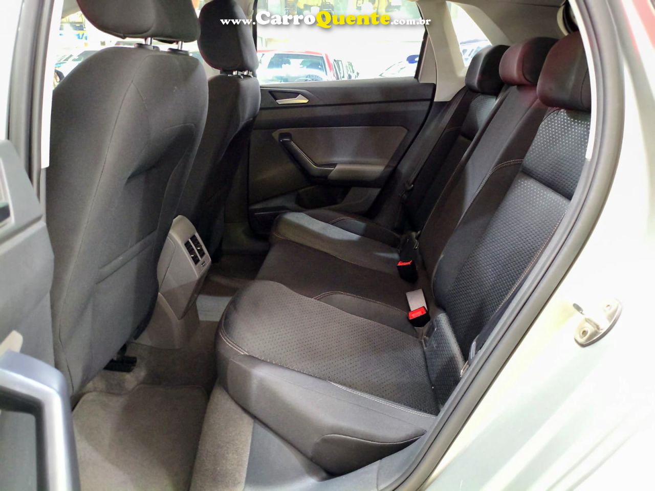 VOLKSWAGEN POLO 1.0 200 TSI HIGHLINE 2019 - Loja