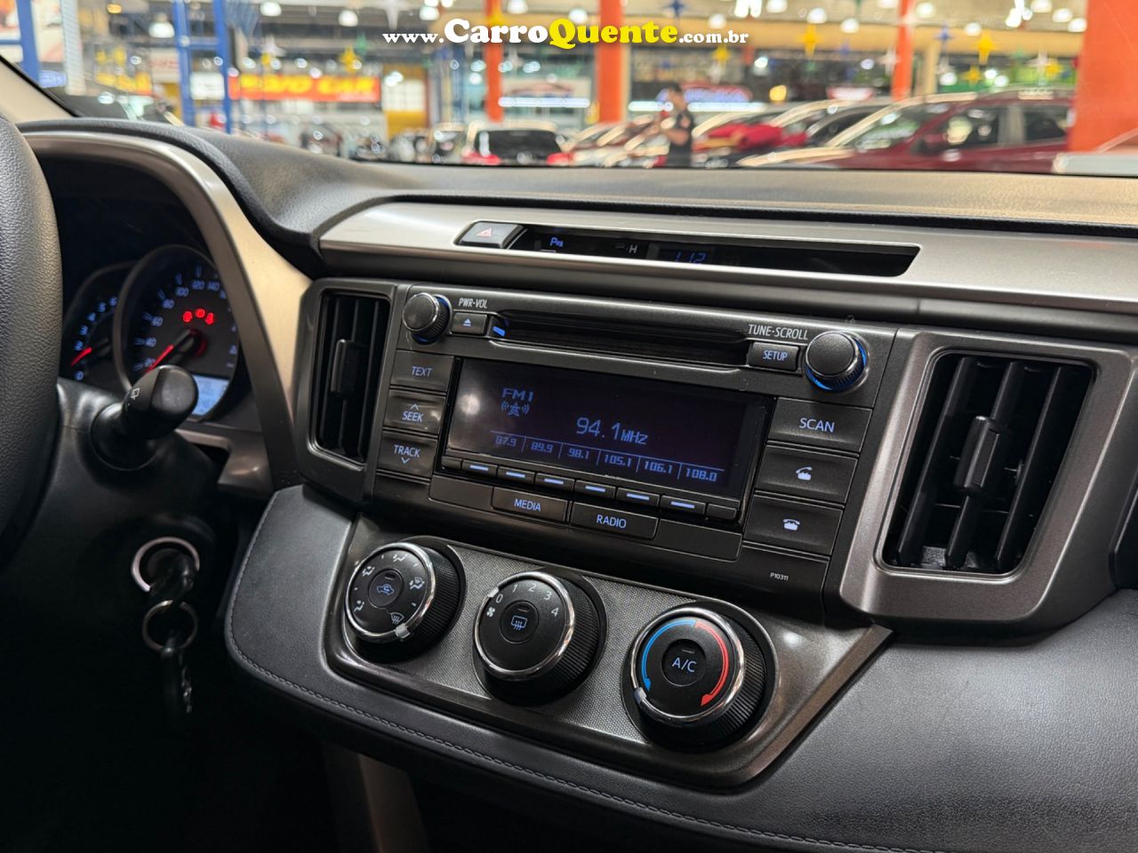 TOYOTA RAV4 2.0 4X2 16V 2014 - Loja