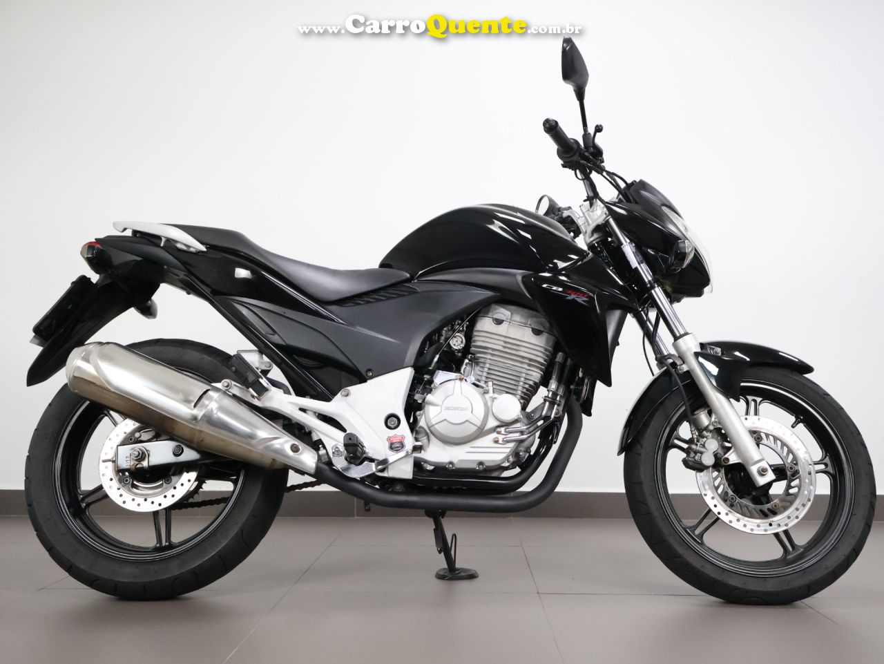 HONDA CB 300R 2013 - Loja