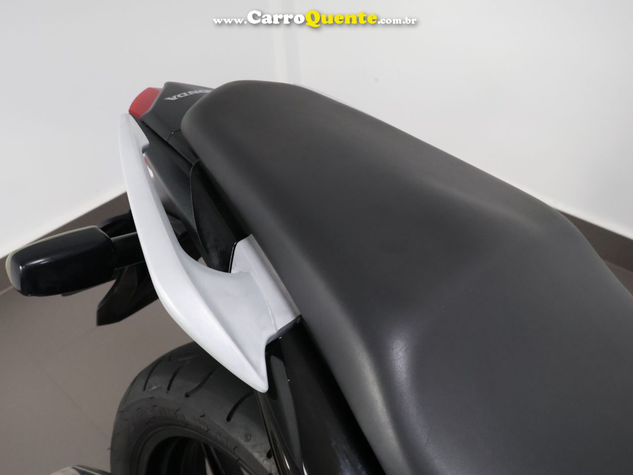 HONDA CB 300R 2013 - Loja