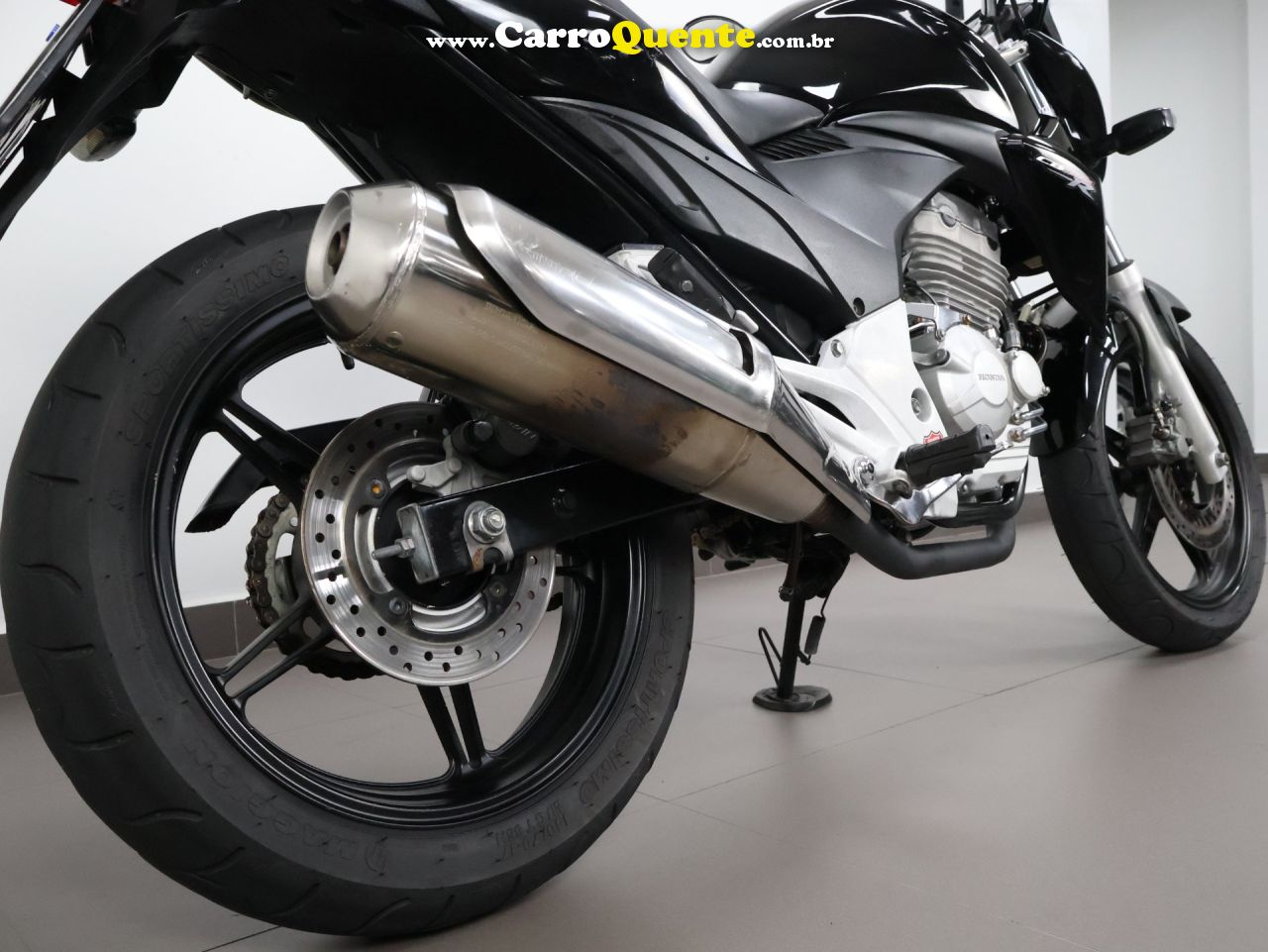 HONDA CB 300R 2013 - Loja