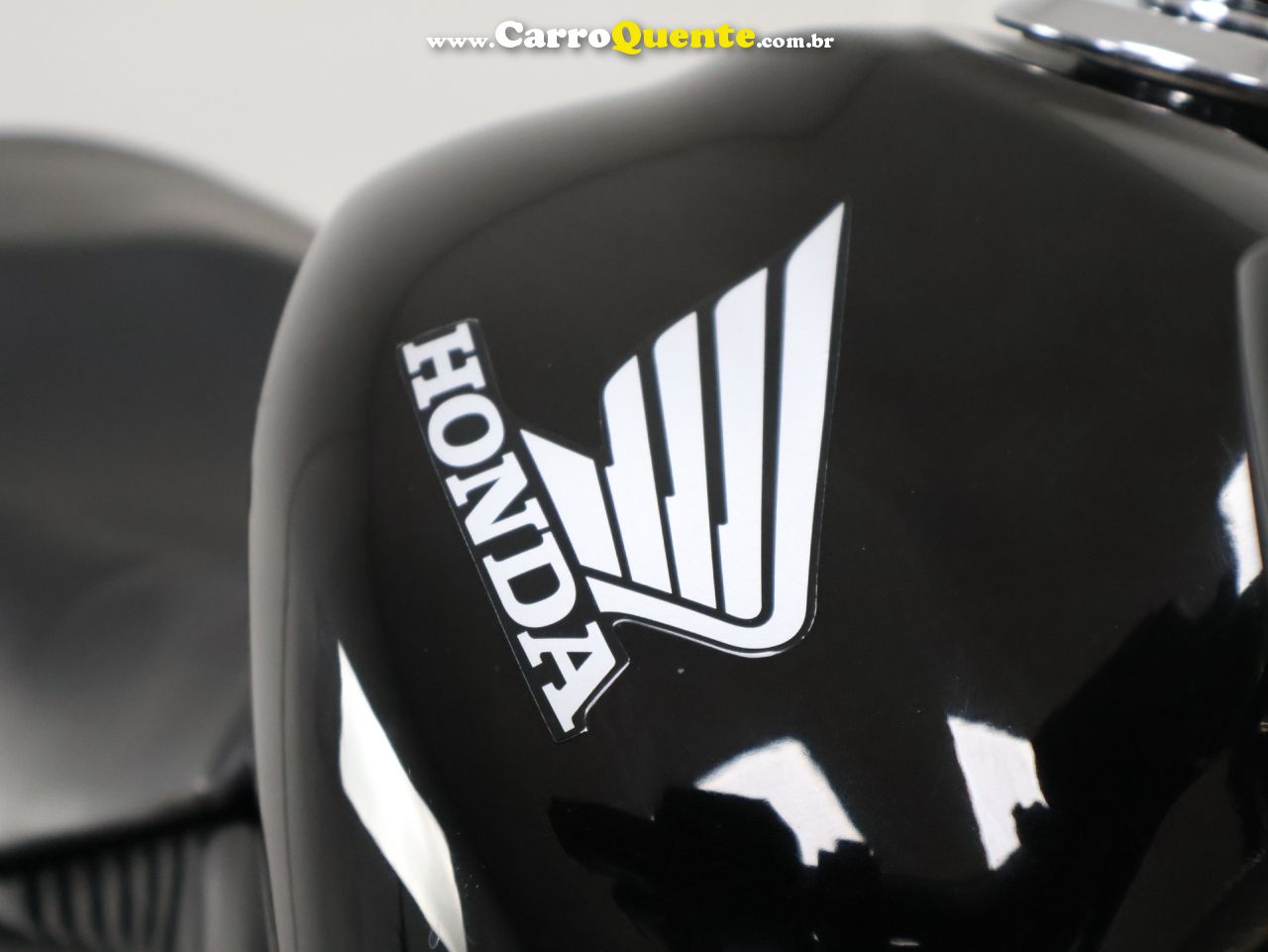 HONDA CB 300R 2013 - Loja