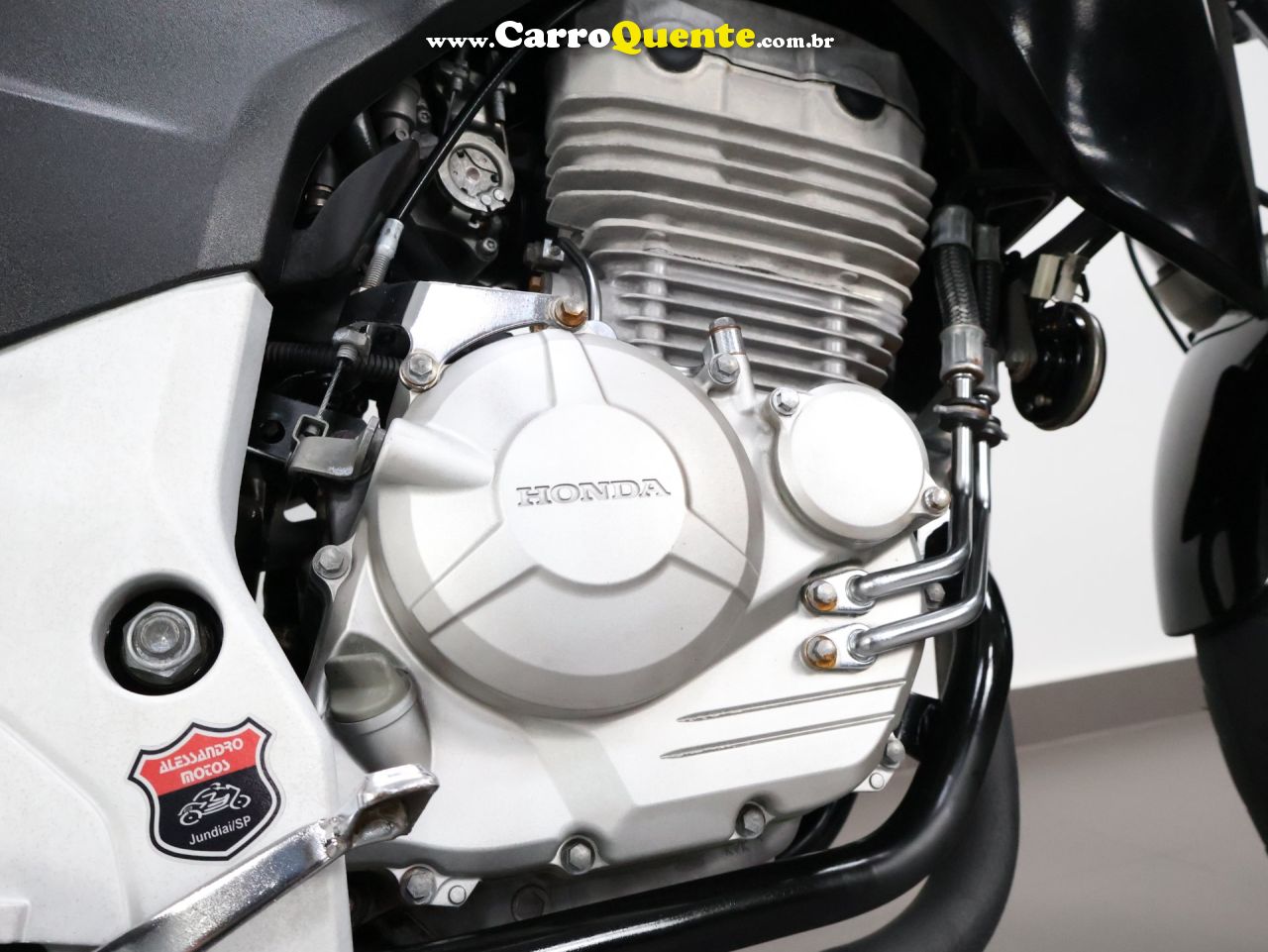 HONDA CB 300R 2013 - Loja