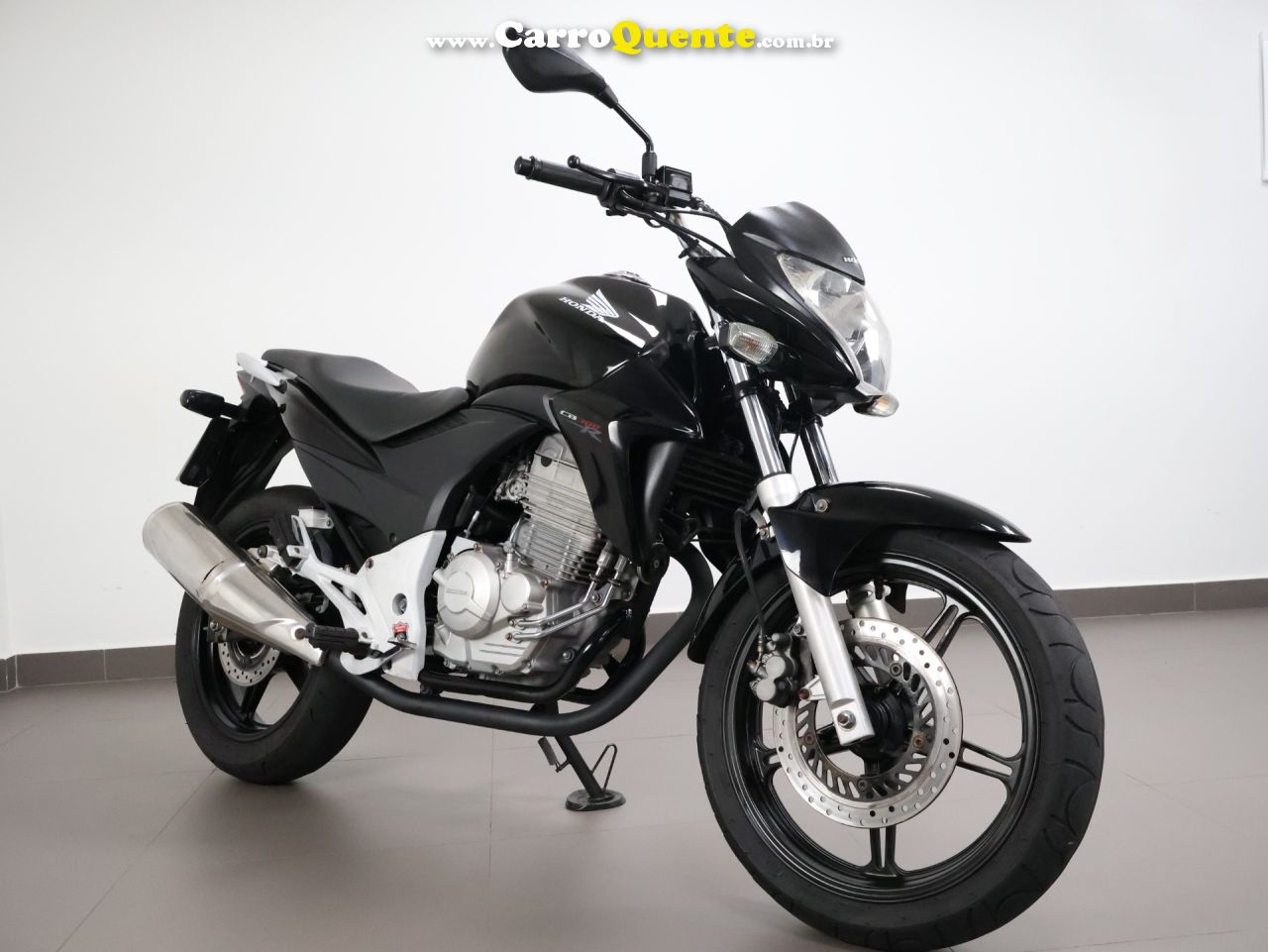 HONDA CB 300R 2013 - Loja