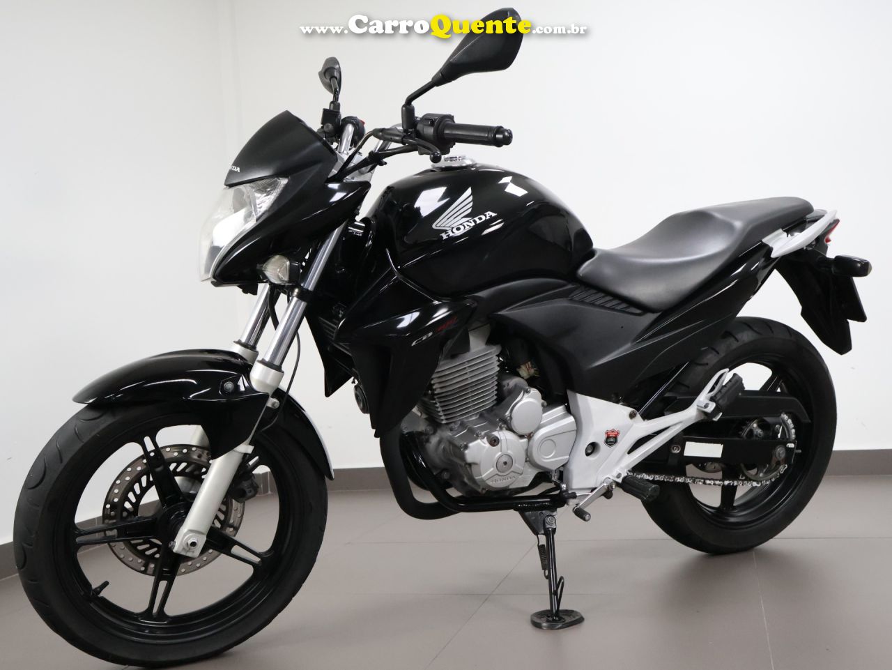 HONDA CB 300R 2013 - Loja