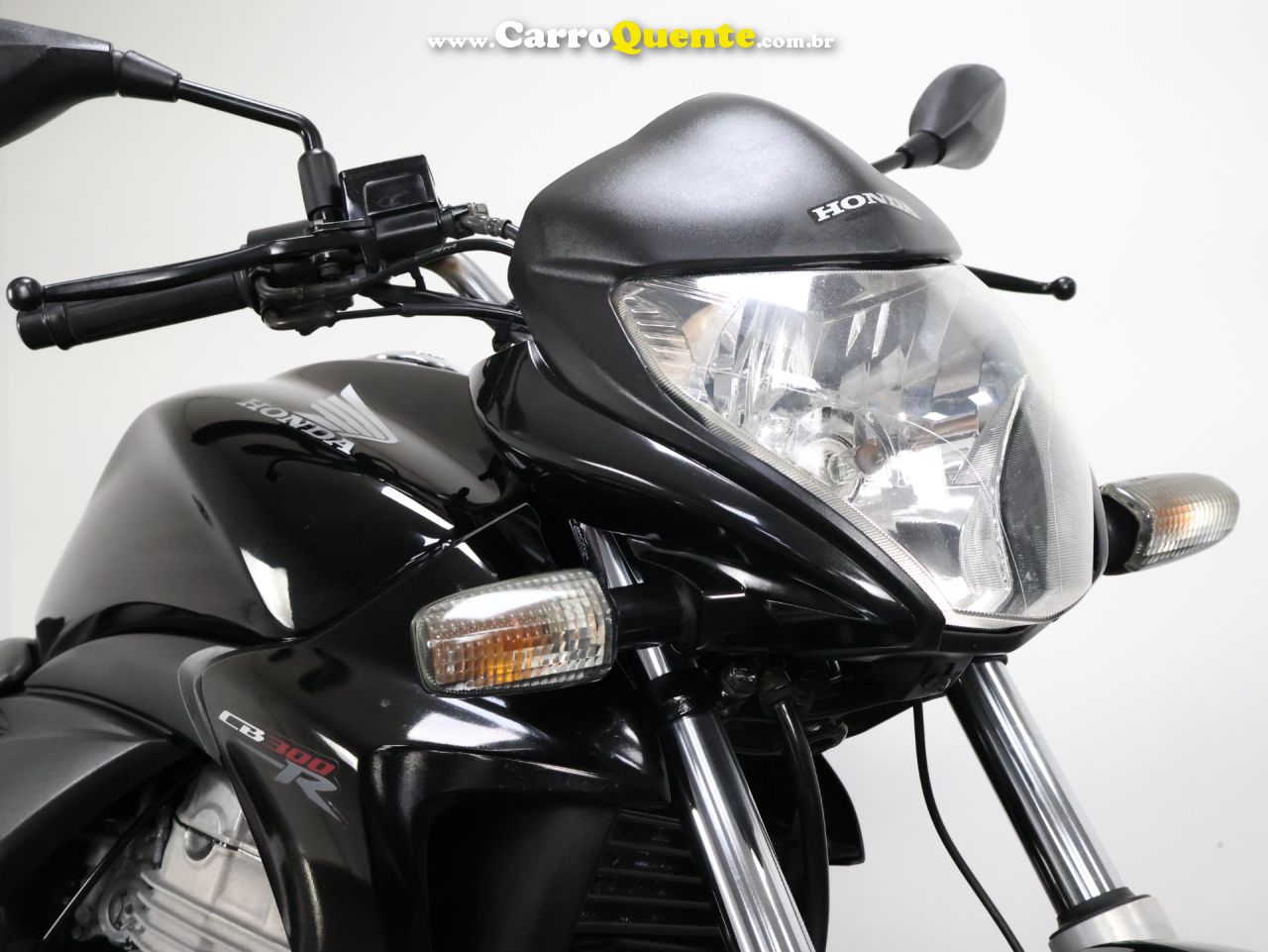 HONDA CB 300R 2013 - Loja