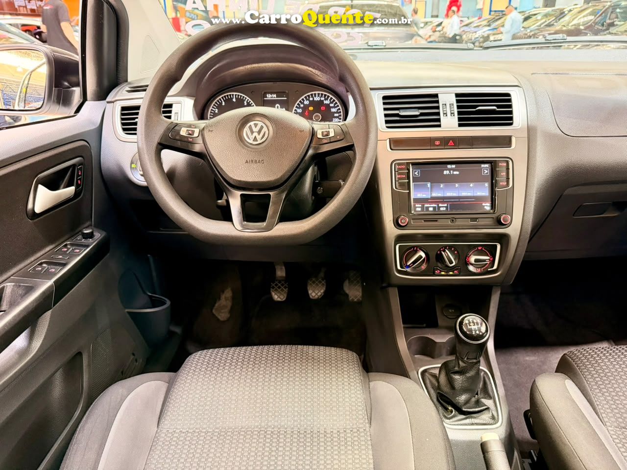 VOLKSWAGEN FOX 1.6 MSI TOTAL CONNECT TETO SOLAR 2019 - Loja