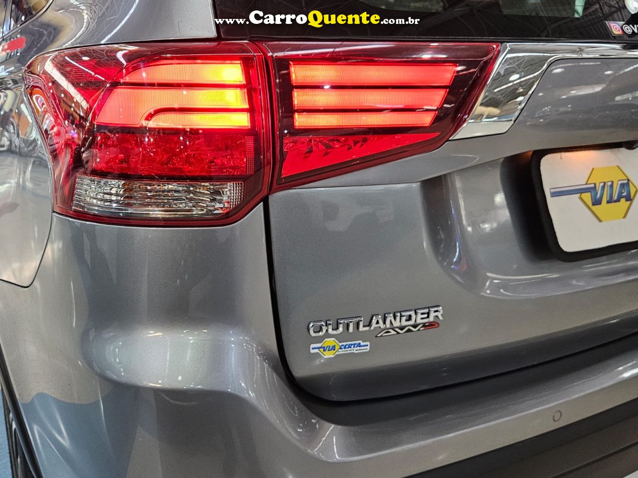 MITSUBISHI OUTLANDER 3.0 GT 4X4 V6 * C/ TETO SOLAR + 7 LUGARES * 2018 - Loja