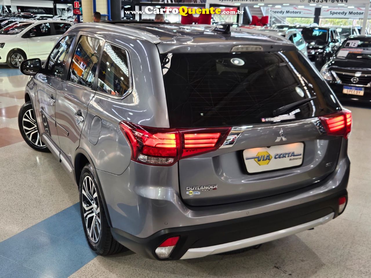 MITSUBISHI OUTLANDER 3.0 GT 4X4 V6 * C/ TETO SOLAR + 7 LUGARES * 2018 - Loja