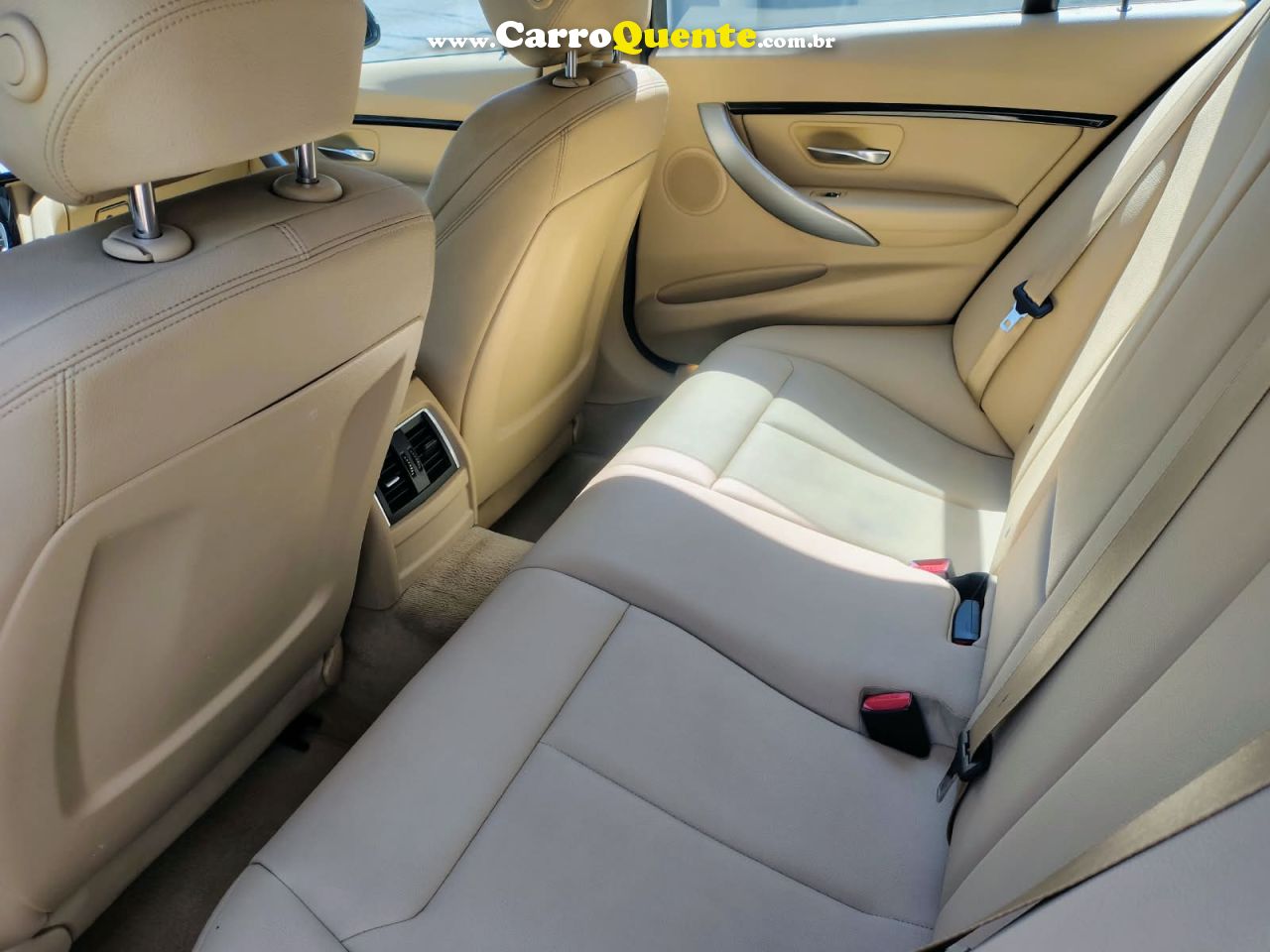 BMW 320i 2.0 SPORT 16V TURBO ACTIVE 2016 - Loja