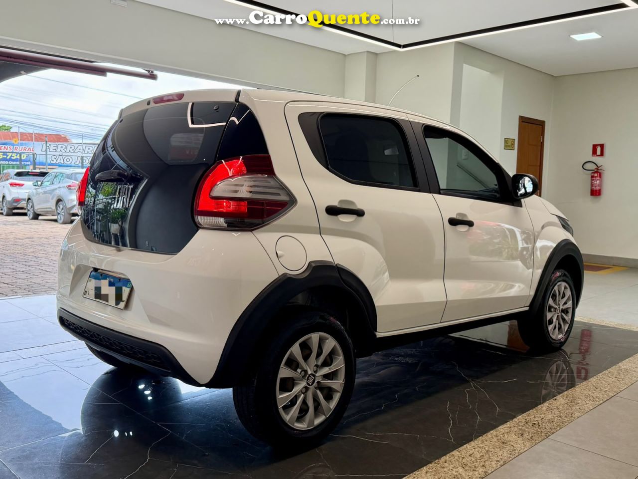 FIAT   MOBI LIKE 1.0 FIRE FLEX 5P.   BRANCO 2023 1.0 FLEX - Loja