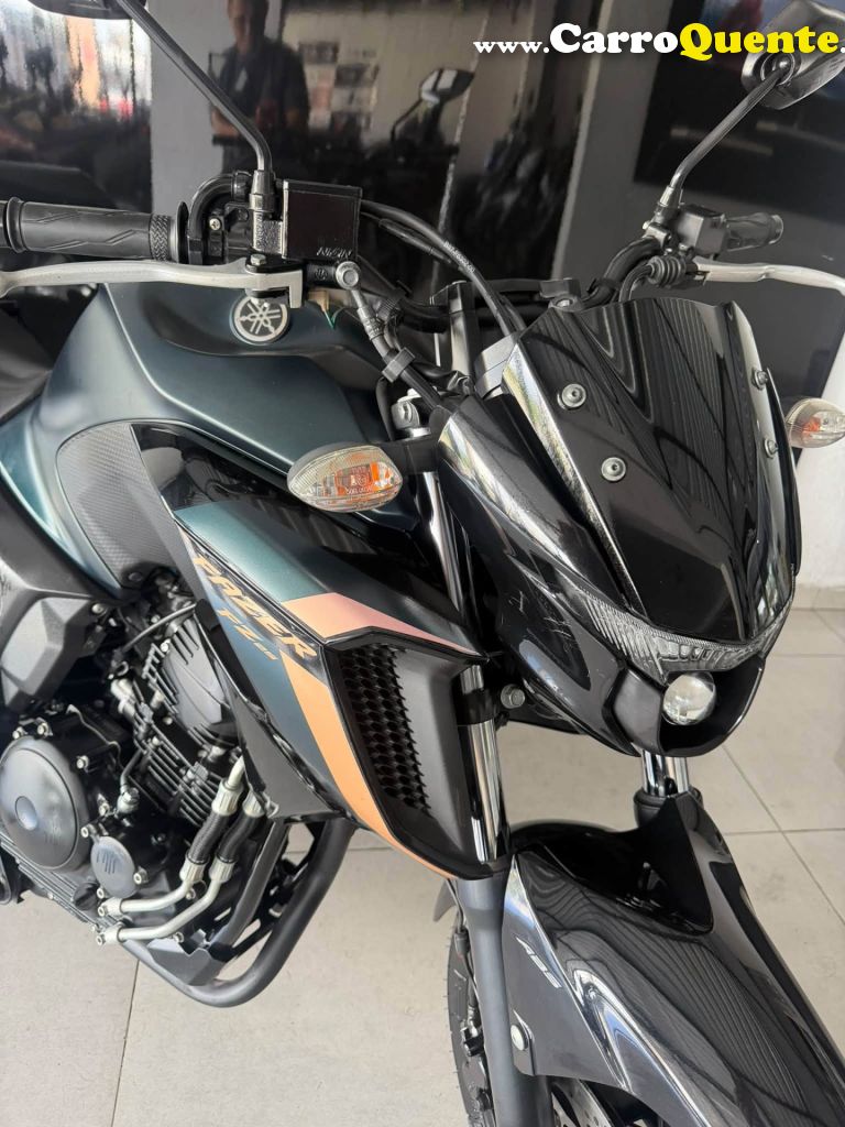 YAMAHA    FZ 25 FAZER   VERDE 2024 250 FLEX - Loja