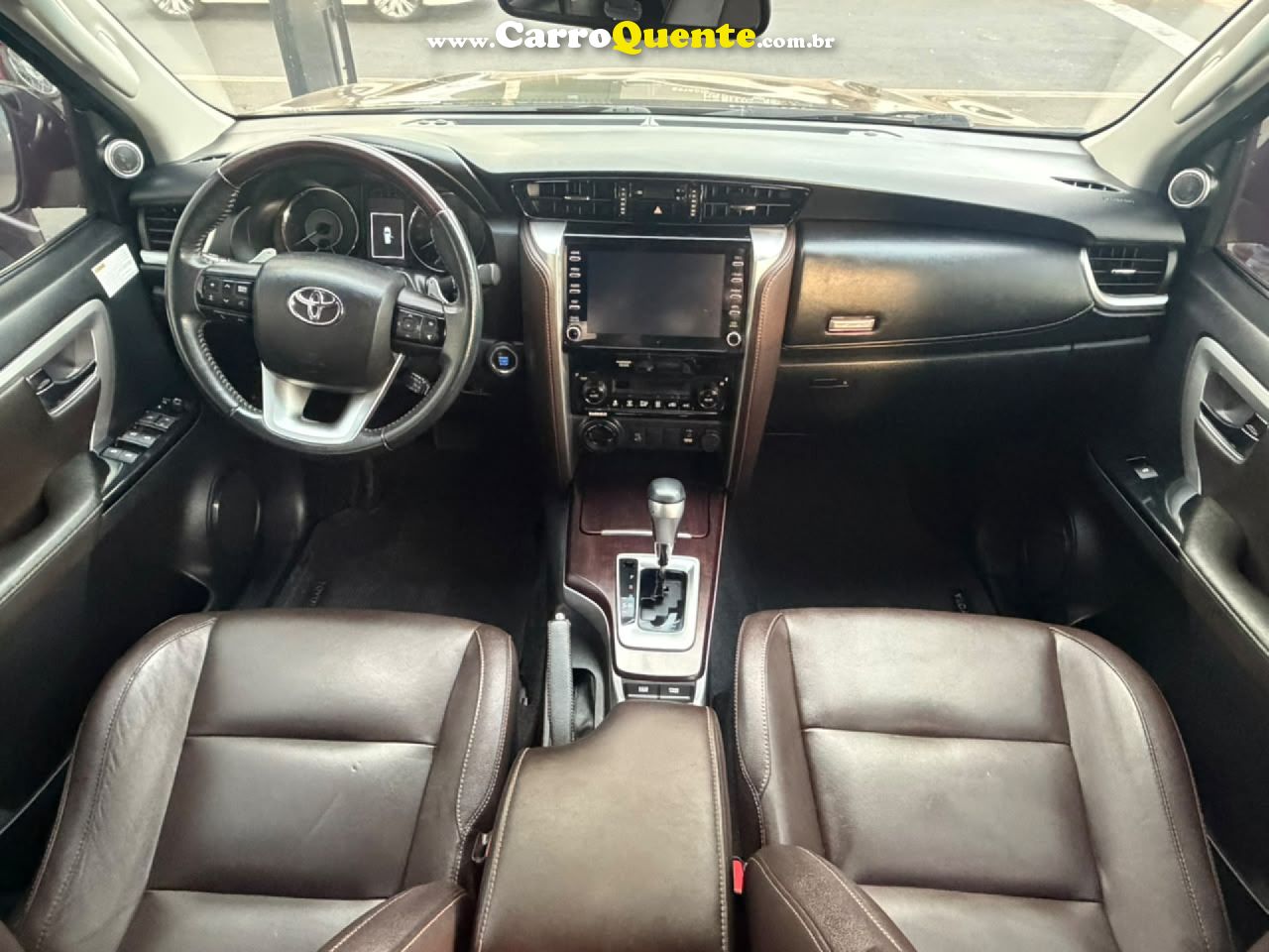 TOYOTA   HILUX SW4 SRX 4X4 2.8 TDI 16V DIES. AUT.   PRETO 2020 2.8 DIESEL - Loja