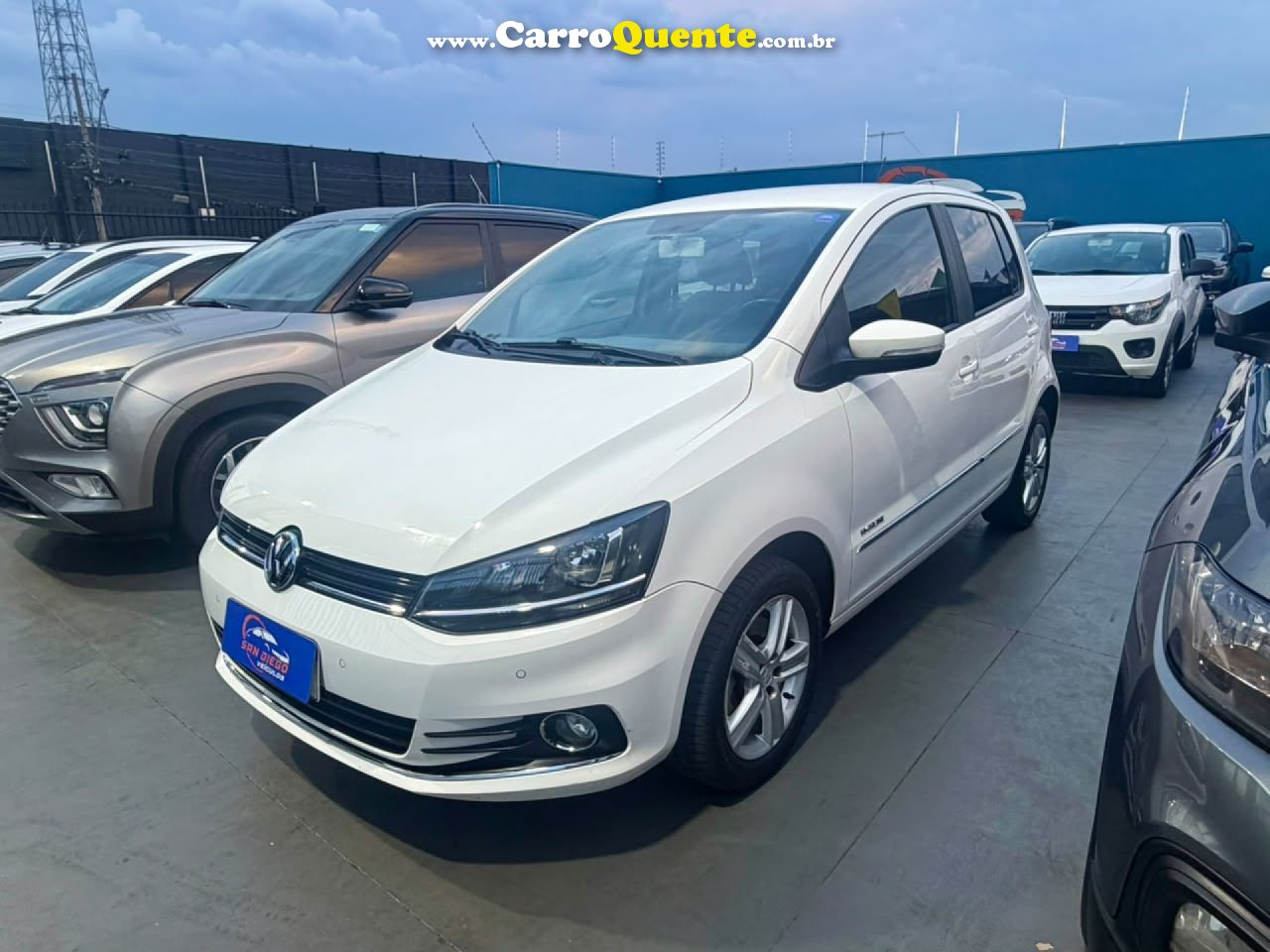 VOLKSWAGEN   FOX HIGHLINE1.6 FLEX 16V 5P   BRANCO 2016 1.6 FLEX - Loja