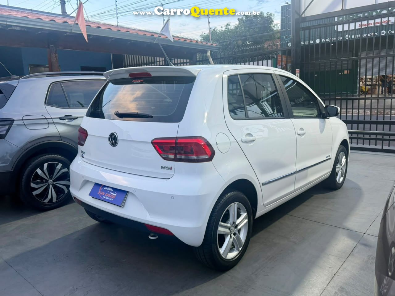 VOLKSWAGEN   FOX HIGHLINE1.6 FLEX 16V 5P   BRANCO 2016 1.6 FLEX - Loja