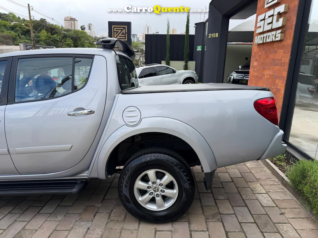 MITSUBISHI   L200 TRITON HPE 3.2 CD TB INT.DIESEL AUT   PRATA 2013 3.2 GASOLINA - Loja