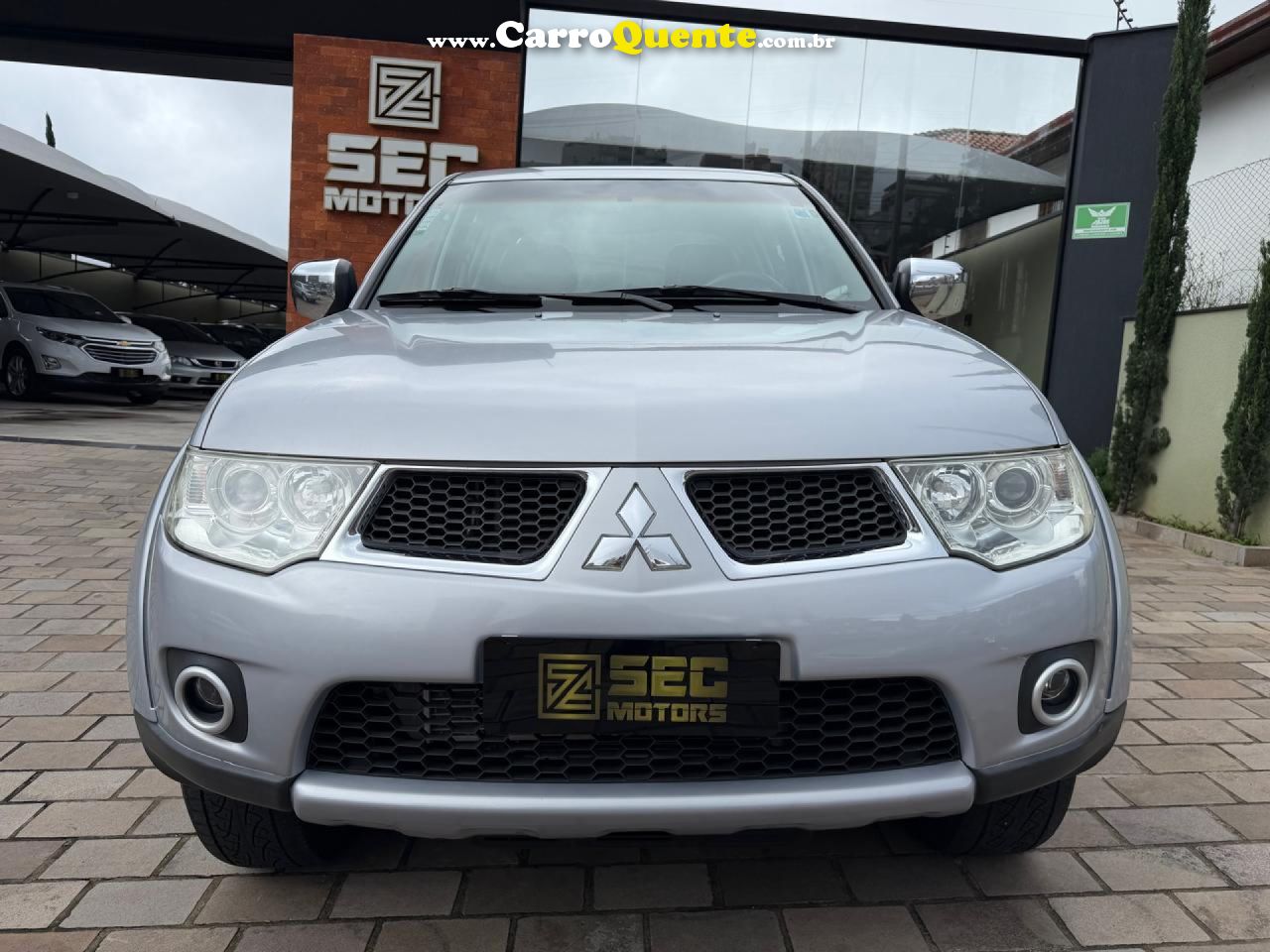 MITSUBISHI   L200 TRITON HPE 3.2 CD TB INT.DIESEL AUT   PRATA 2013 3.2 GASOLINA - Loja