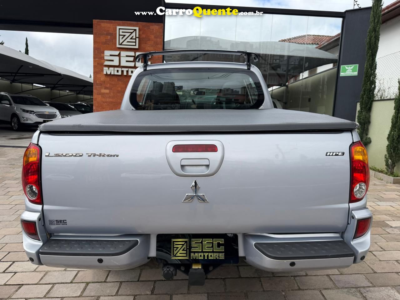 MITSUBISHI   L200 TRITON HPE 3.2 CD TB INT.DIESEL AUT   PRATA 2013 3.2 GASOLINA - Loja