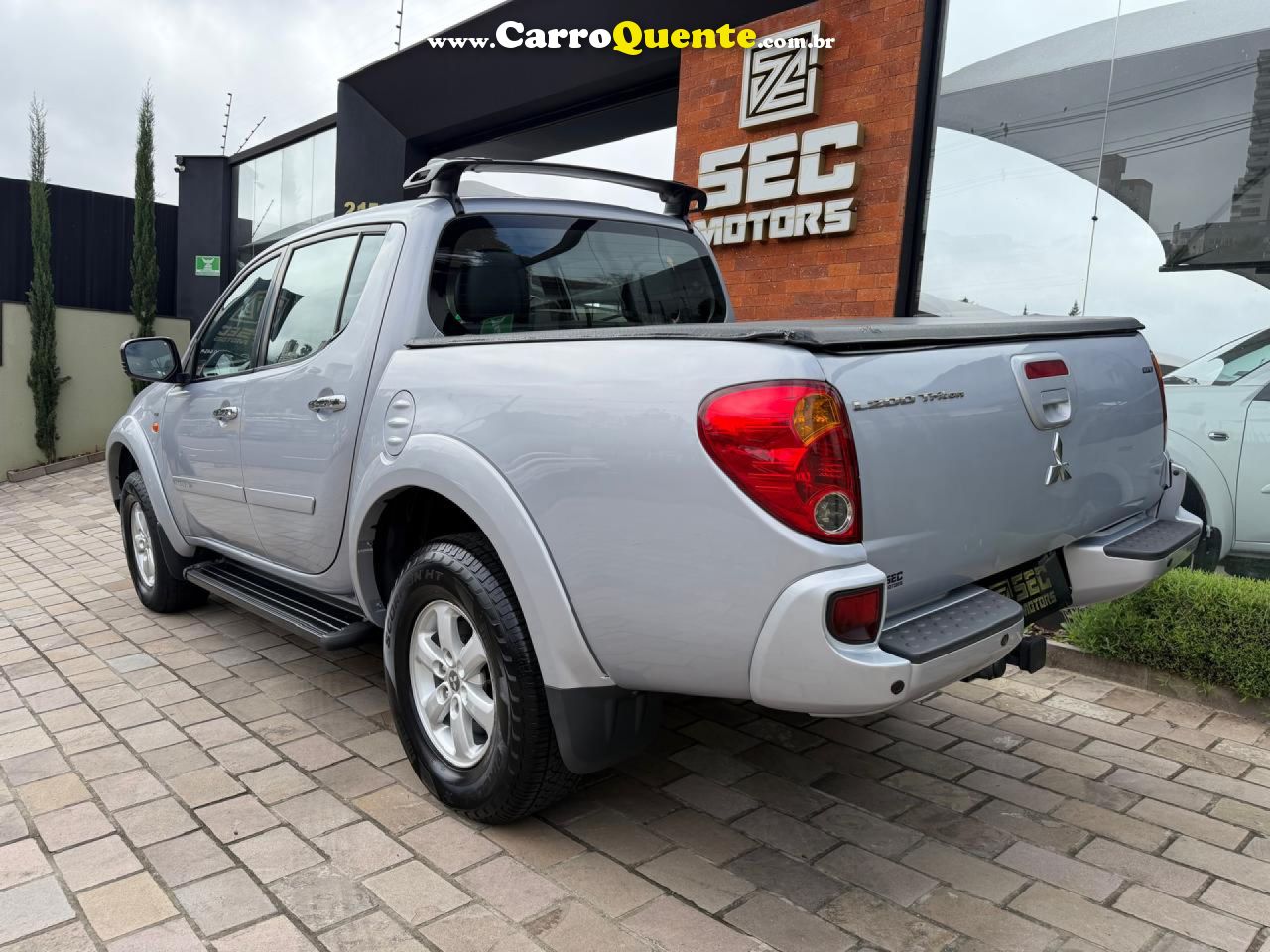 MITSUBISHI   L200 TRITON HPE 3.2 CD TB INT.DIESEL AUT   PRATA 2013 3.2 GASOLINA - Loja