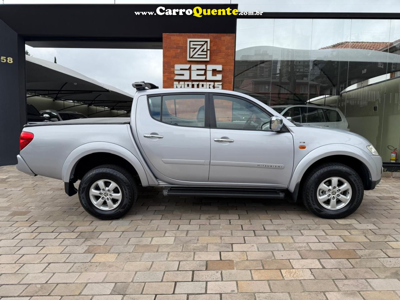 MITSUBISHI   L200 TRITON HPE 3.2 CD TB INT.DIESEL AUT   PRATA 2013 3.2 GASOLINA - Loja