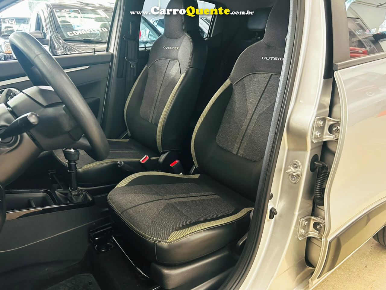 RENAULT   KWID OUTSIDER 1.0 FLEX 12V 5P MEC.   PRATA 2023 1.0 FLEX - Loja