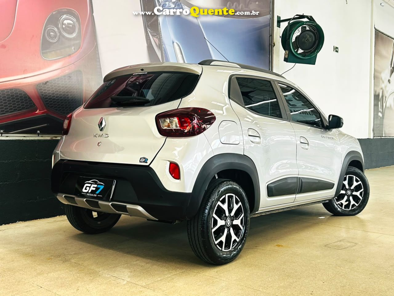 RENAULT   KWID OUTSIDER 1.0 FLEX 12V 5P MEC.   PRATA 2023 1.0 FLEX - Loja