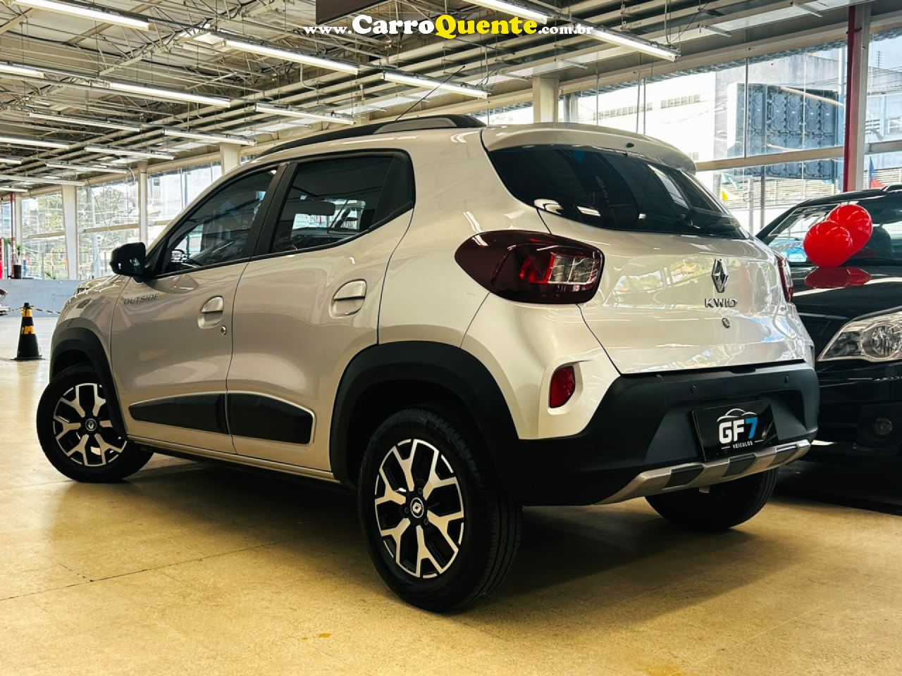 RENAULT   KWID OUTSIDER 1.0 FLEX 12V 5P MEC.   PRATA 2023 1.0 FLEX - Loja