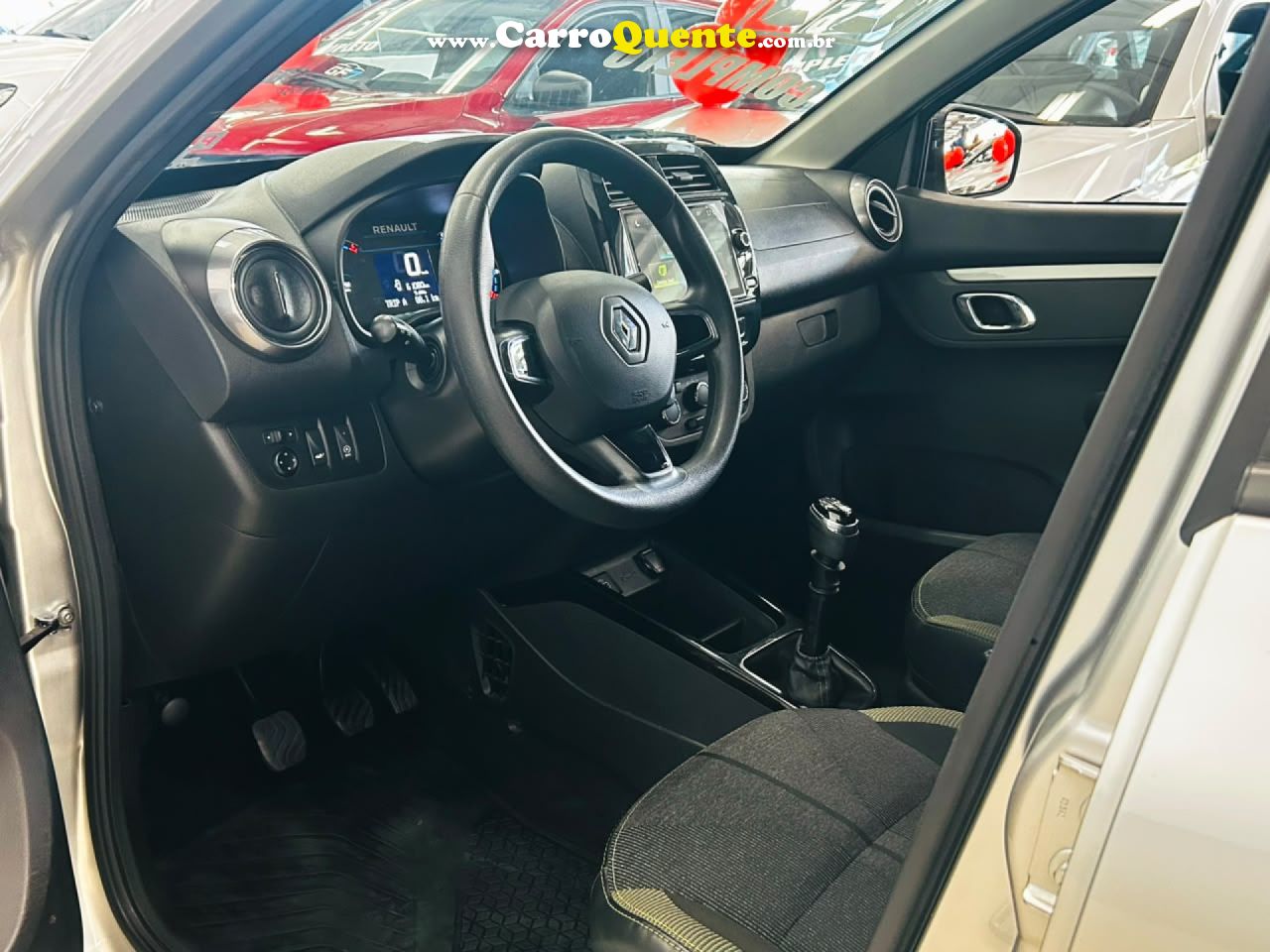 RENAULT   KWID OUTSIDER 1.0 FLEX 12V 5P MEC.   PRATA 2023 1.0 FLEX - Loja