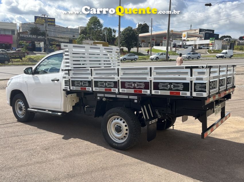 Toyota HILUX 2.8 4X4 CS 16V TURBO DIESEL 2P MANUAL - Loja