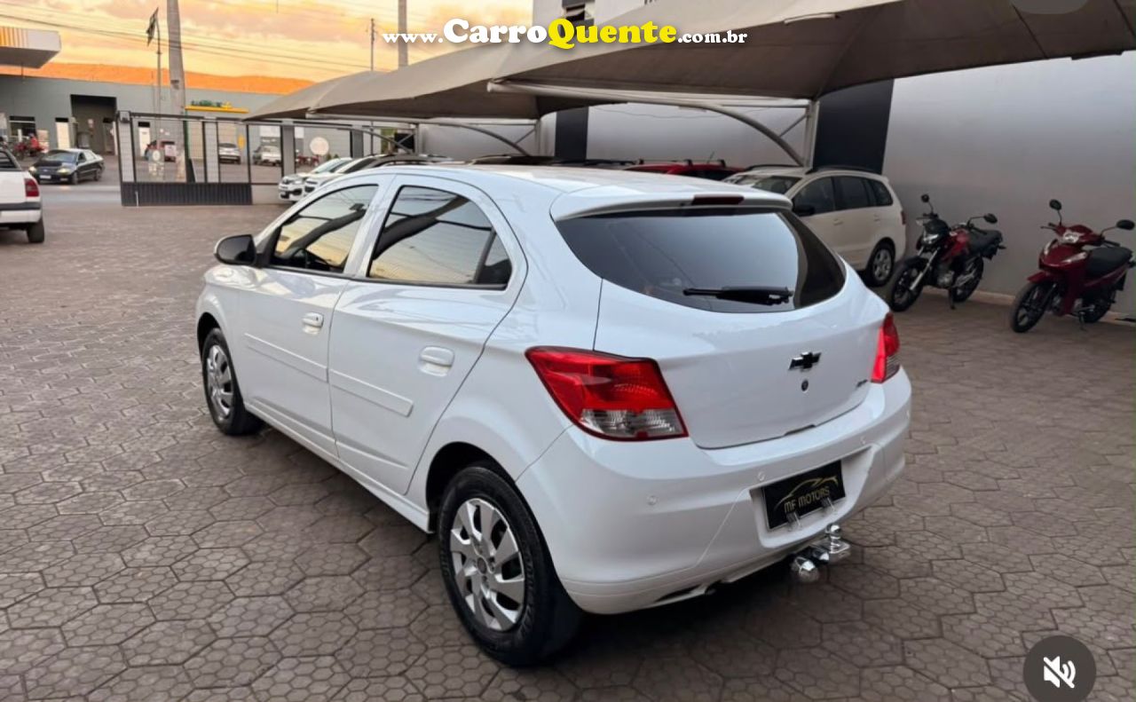 CHEVROLET   ONIX HATCH LS 1.0 8V FLEXPOWER 5P MEC.   BRANCO 2015 1.0 FLEX - Loja