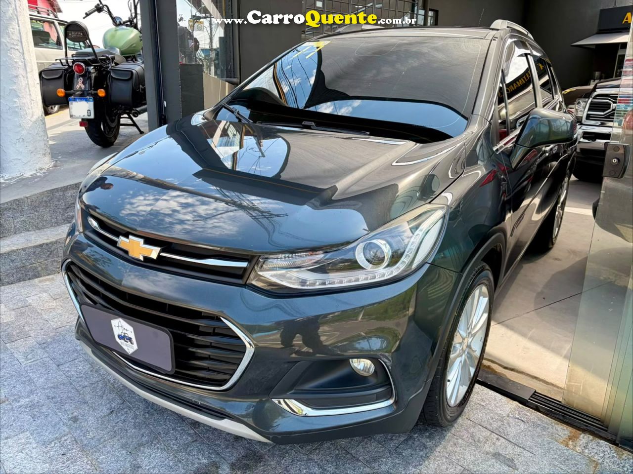 CHEVROLET   TRACKER LTZ 1.4 TURBO 16V FLEX 4X2 AUT.   CINZA 2017 1.4 FLEX - Loja