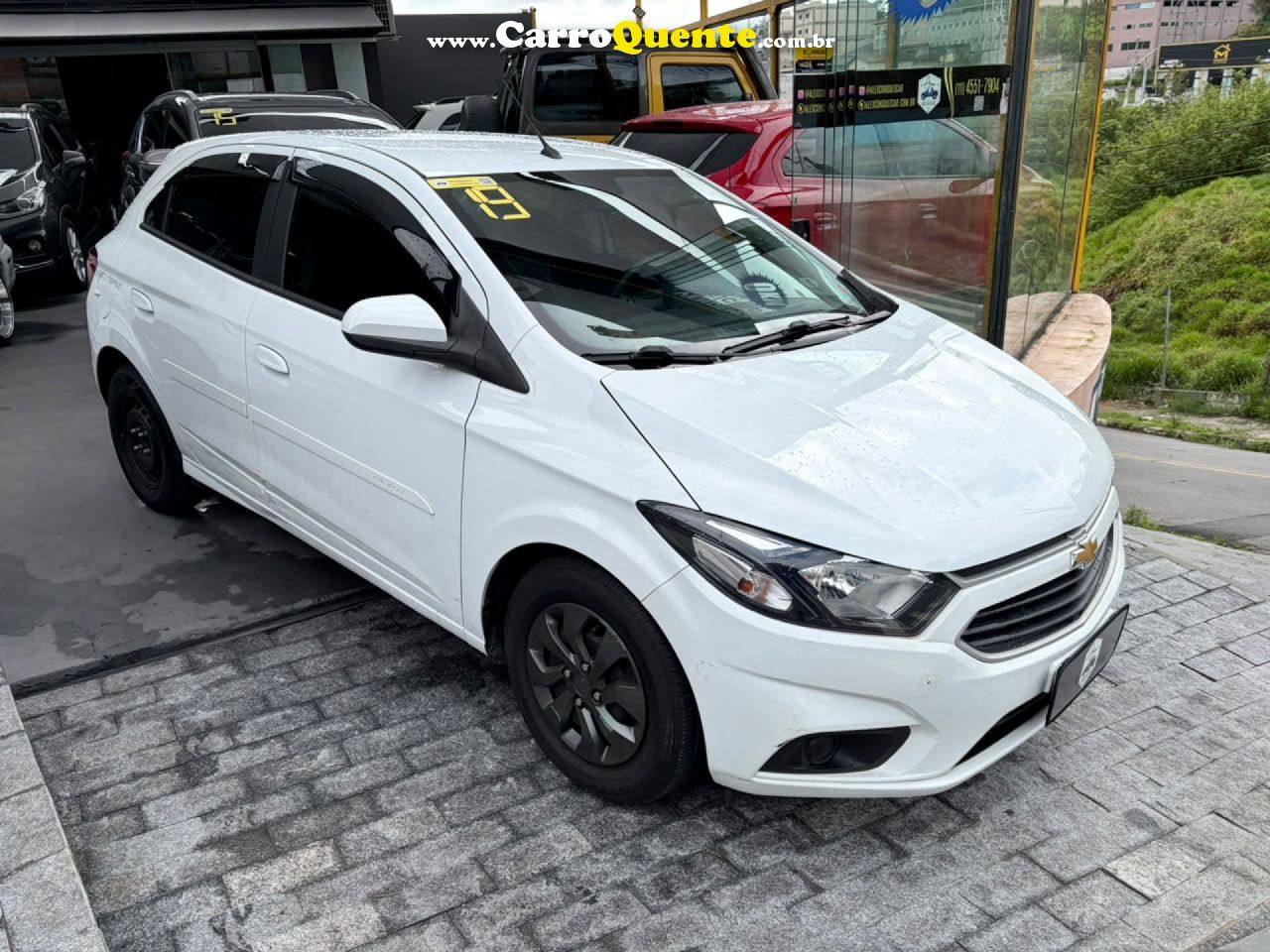 CHEVROLET   ONIX HATCH LT 1.0 8V FLEXPOWER 5P MEC.   BRANCO 2019 1.0 FLEX - Loja