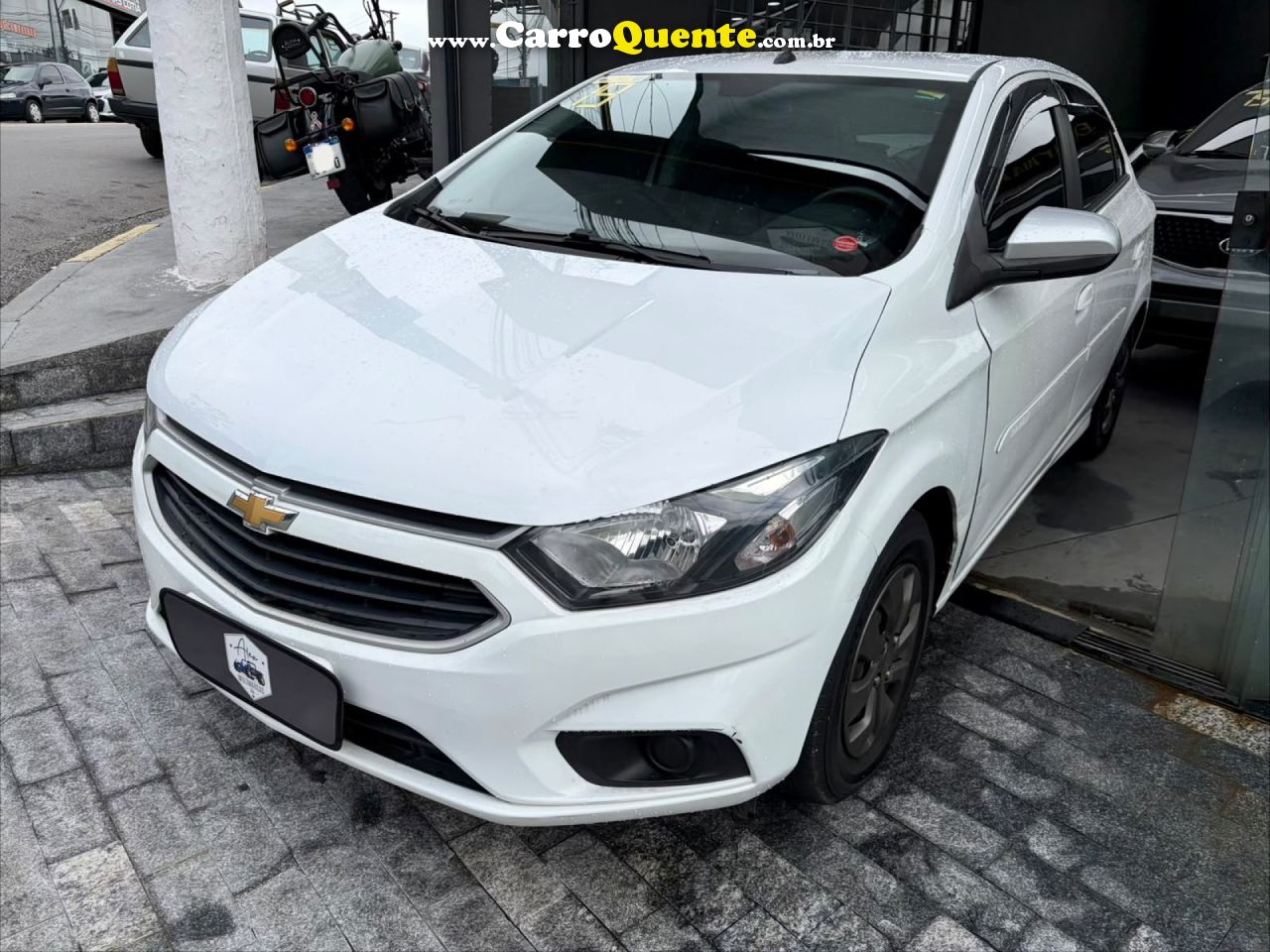 CHEVROLET   ONIX HATCH LT 1.0 8V FLEXPOWER 5P MEC.   BRANCO 2019 1.0 FLEX - Loja