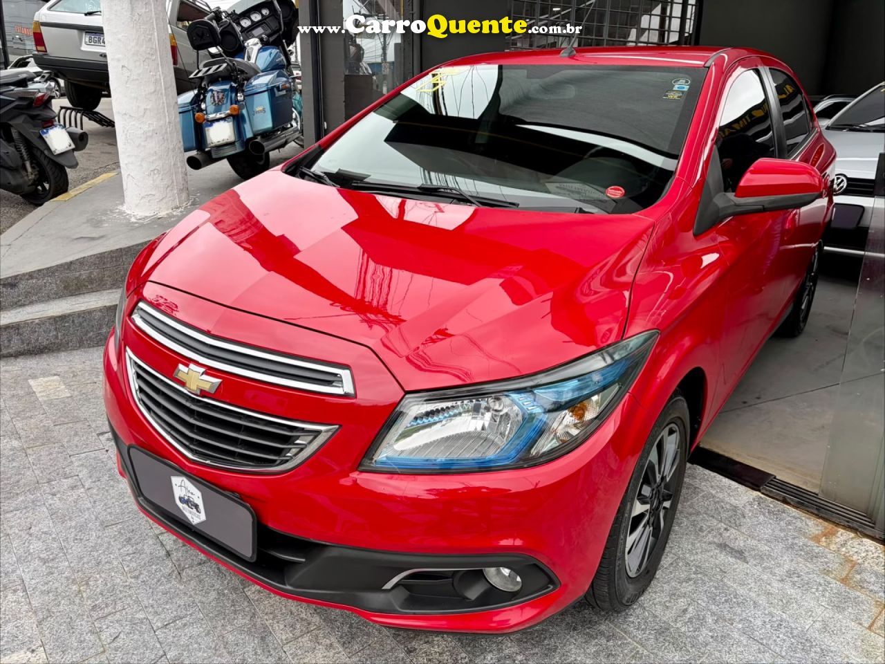 CHEVROLET   ONIX HATCH LTZ 1.4 8V FLEXPOWER 5P MEC.   VERMELHO 2015 1.4 FLEX - Loja