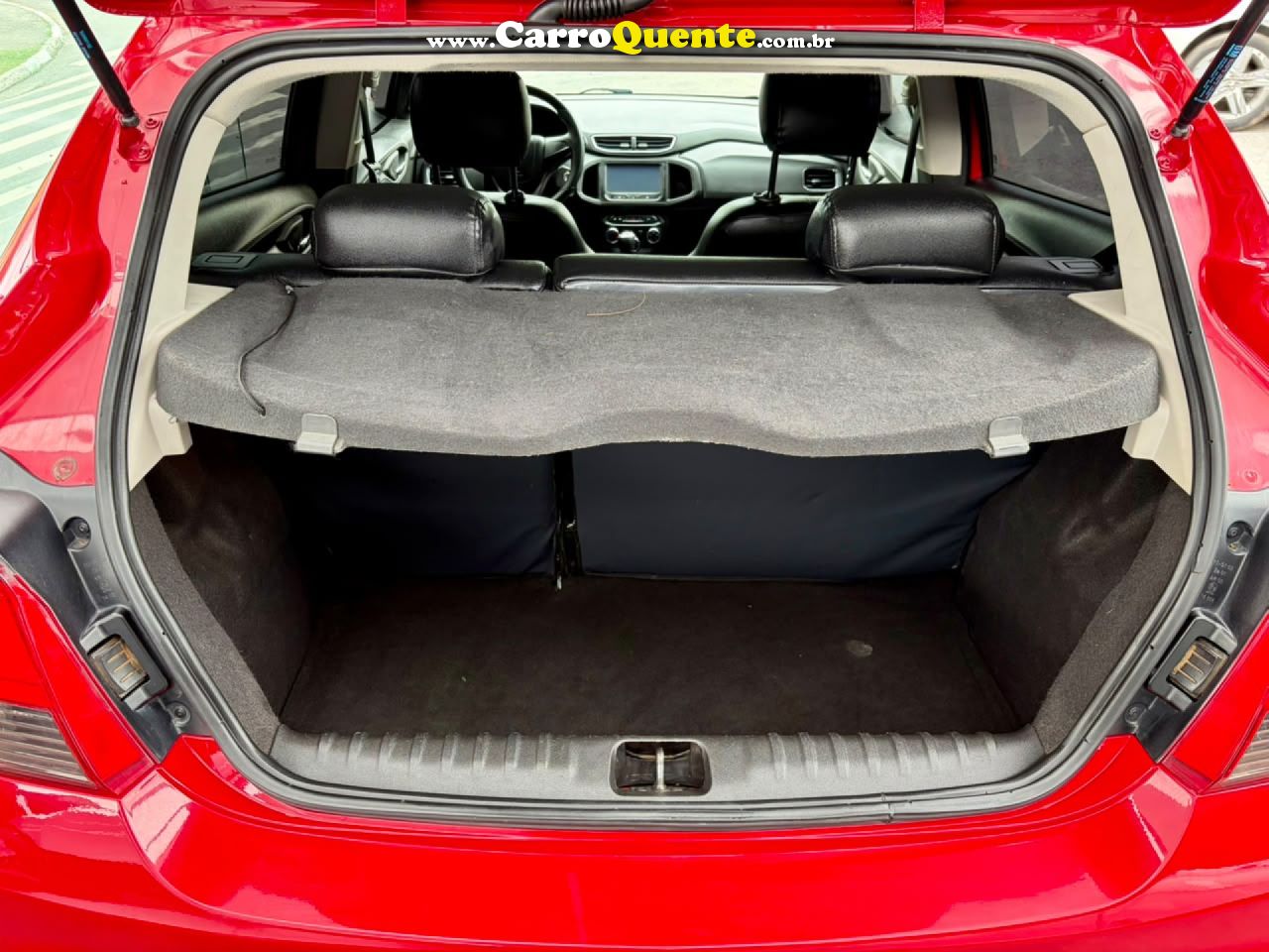 CHEVROLET   ONIX HATCH LTZ 1.4 8V FLEXPOWER 5P MEC.   VERMELHO 2015 1.4 FLEX - Loja